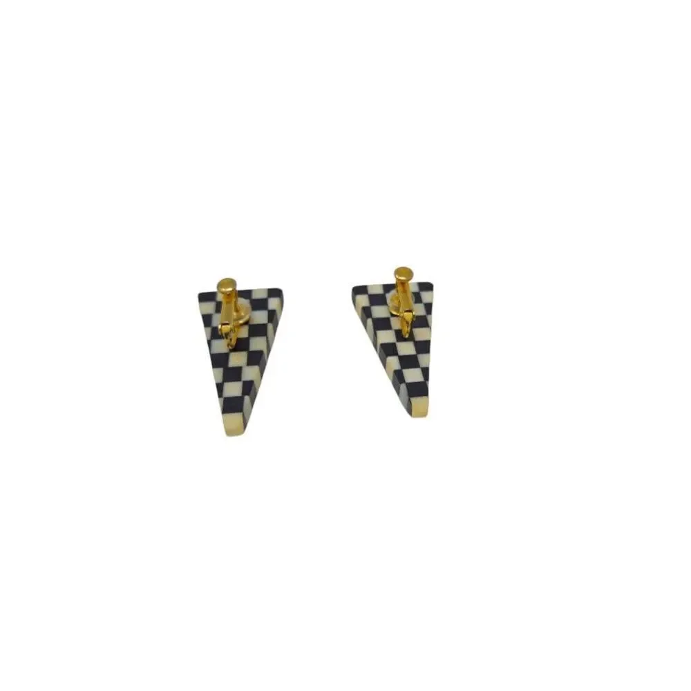 Vintage checkerboard triangle